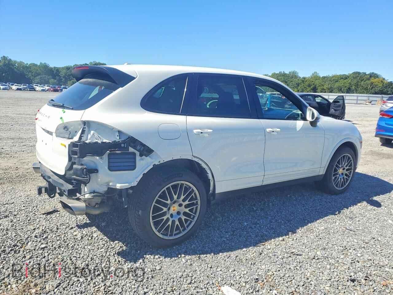 2017 PORSCHE CAYENNE - VIN: WP1AA2A24HKA82424 - Photo 3