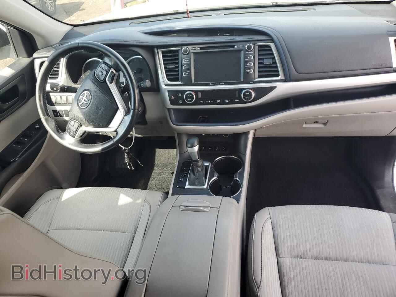 2018 TOYOTA HIGHLANDER - VIN: 5TDBZRFH2JS844720 - Фото 8