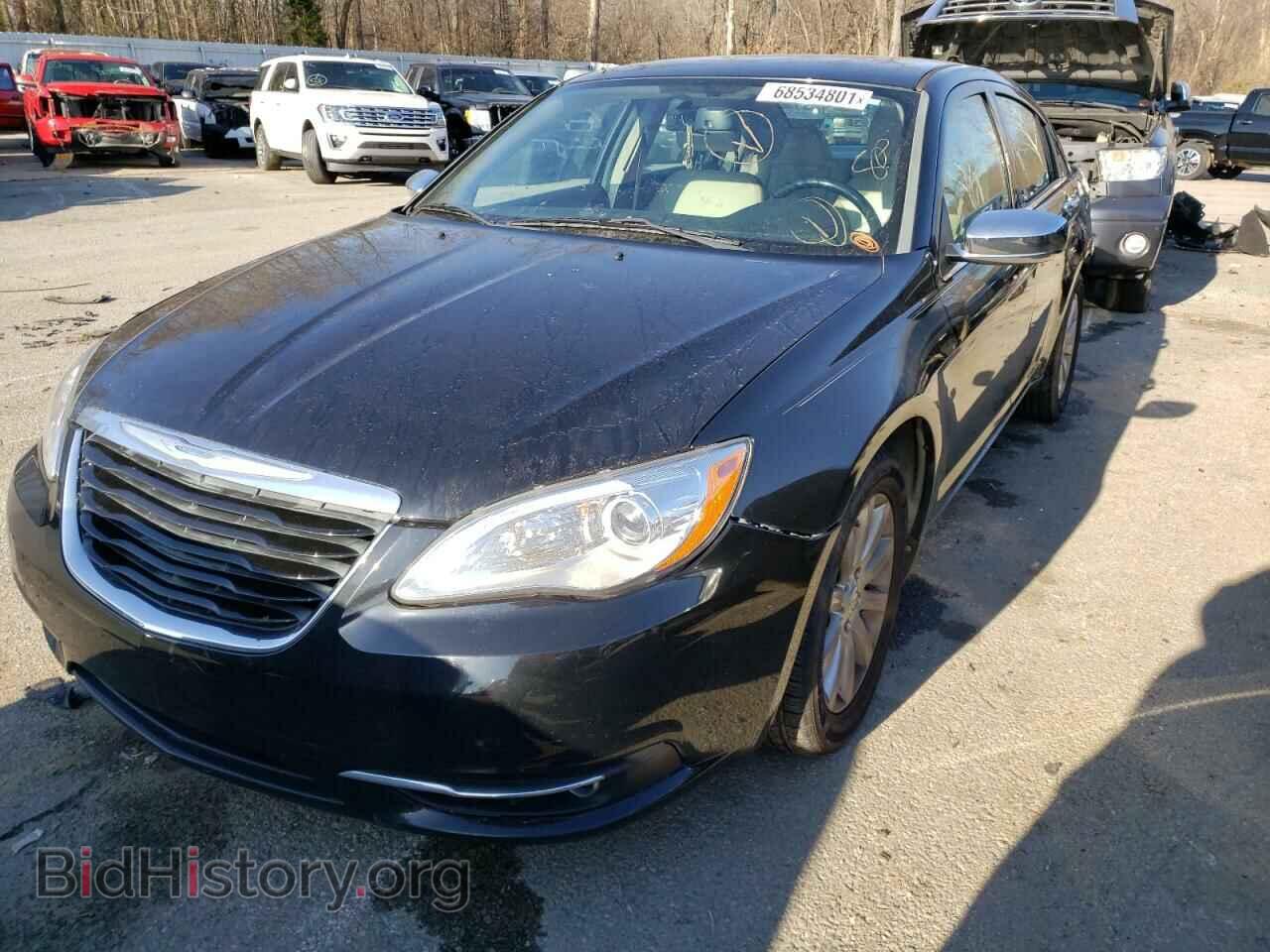 2013 CHRYSLER 200 - VIN: 1C3CCBCB2DN588803 - Фото 2