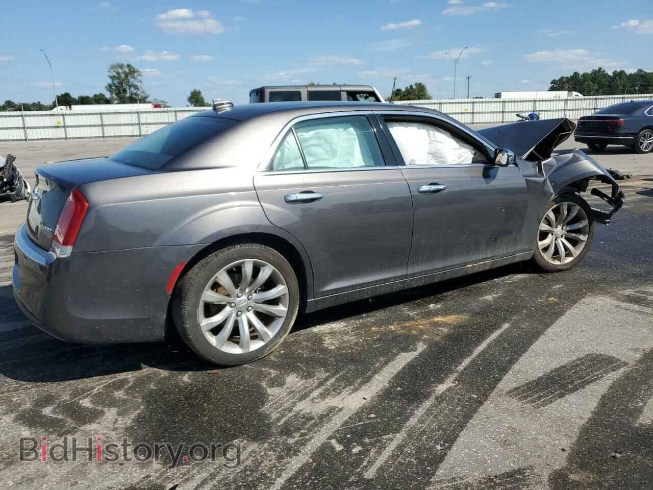 2018 CHRYSLER 300 - VIN: 2C3CCAAG0JH293955 - Фото 3