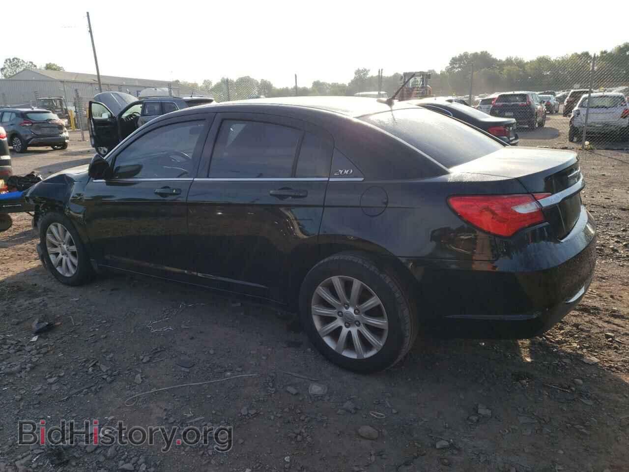 2013 CHRYSLER 200 - VIN: 1C3CCBBB8DN557413 - Фото 2