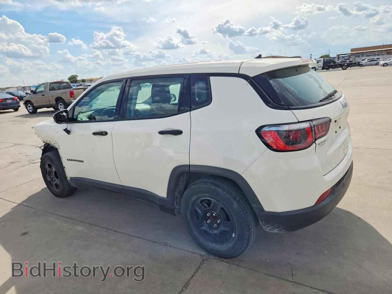 2017 JEEP COMPASS - VIN: 3C4NJCAB9HT661111 - Photo 2