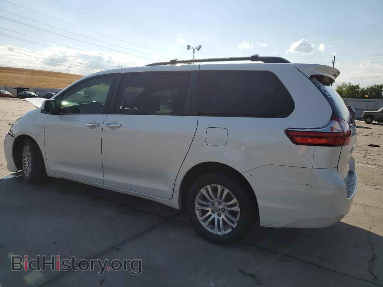 2017 TOYOTA All Models - VIN: 5TDYZ3DC8HS796505 - Фото 2