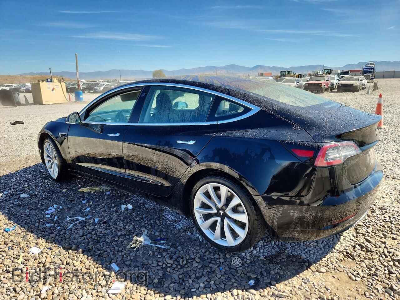 2018 TESLA MODEL 3 - VIN: 5YJ3E1EA7JF023669 - Photo 2