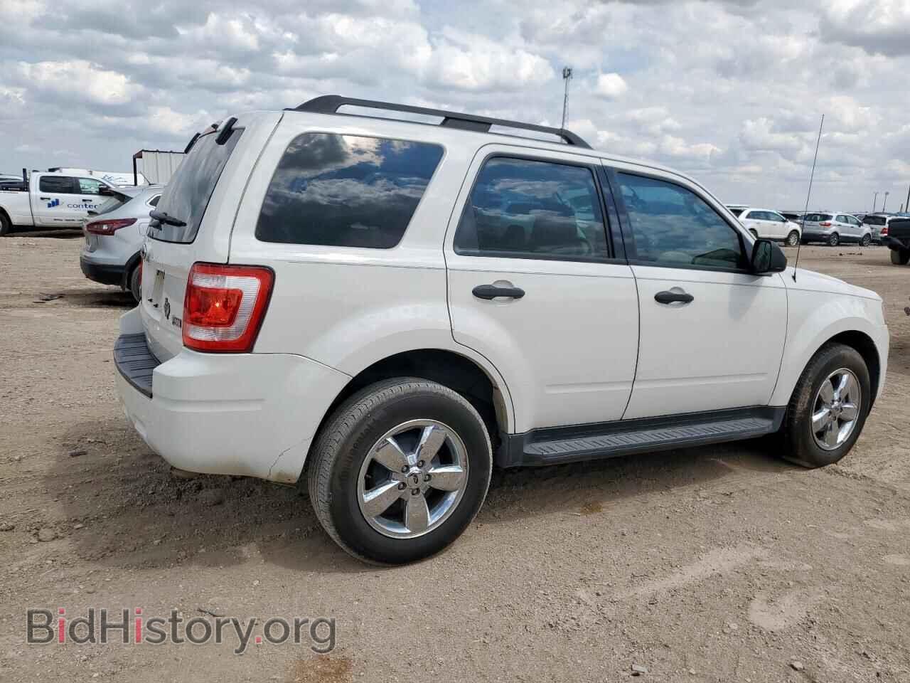 2011 FORD ESCAPE - VIN: 1FMCU0DG5BKB34952 - Фото 3