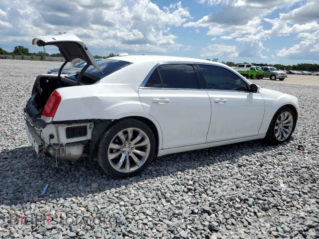 2017 CHRYSLER 300 - VIN: 2C3CCAAG6HH663820 - Фото 3