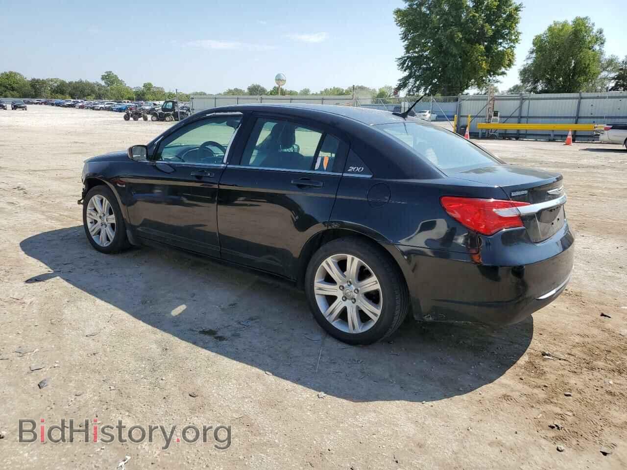 2013 CHRYSLER 200 - VIN: 1C3CCBAB3DN705226 - Фото 2