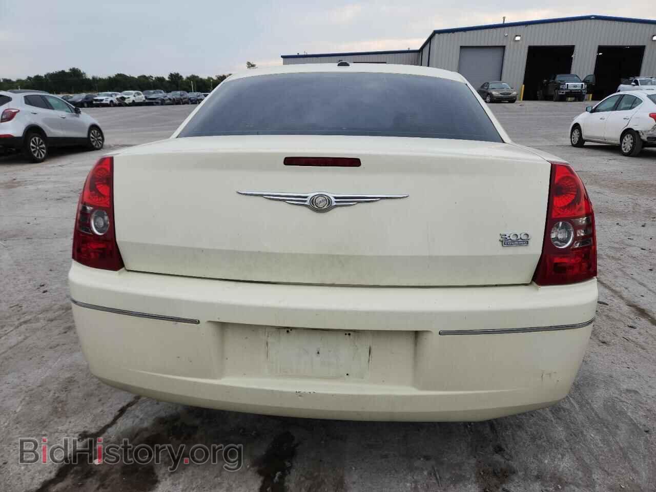 2010 CHRYSLER 300 - VIN: 2C3CA5CVXAH324671 - Фото 6