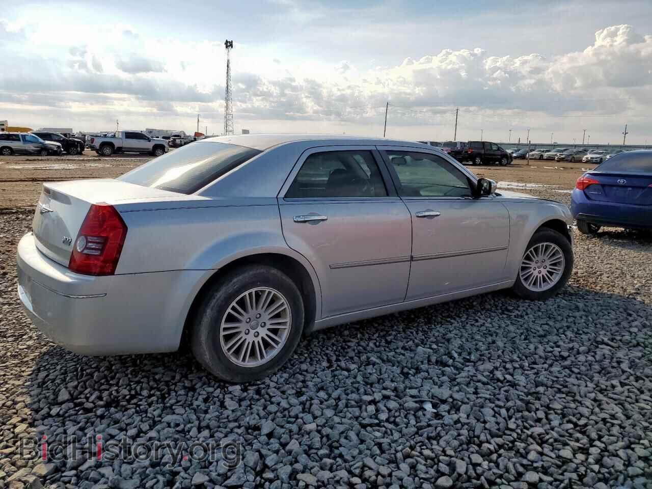 2010 CHRYSLER 300 - VIN: 2C3CA4CD2AH100053 - Фото 3