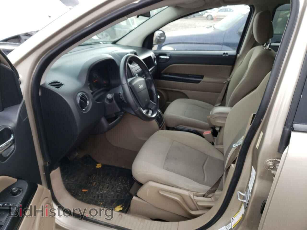 2010 JEEP COMPASS - VIN: 1J4NT1FAXAD621401 - Photo 7
