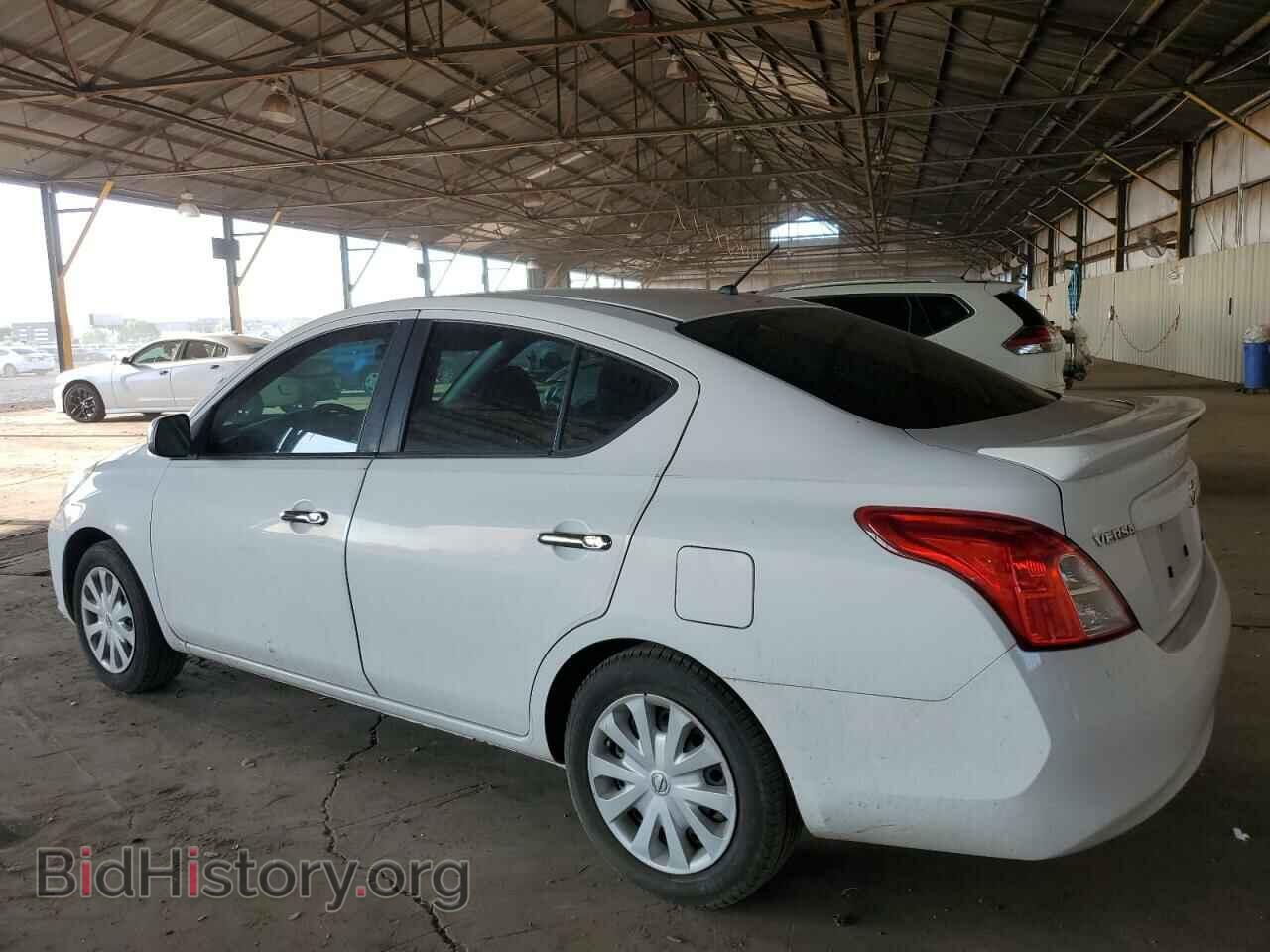 2013 NISSAN VERSA - VIN: 3N1CN7AP1DL891561 - Фото 2