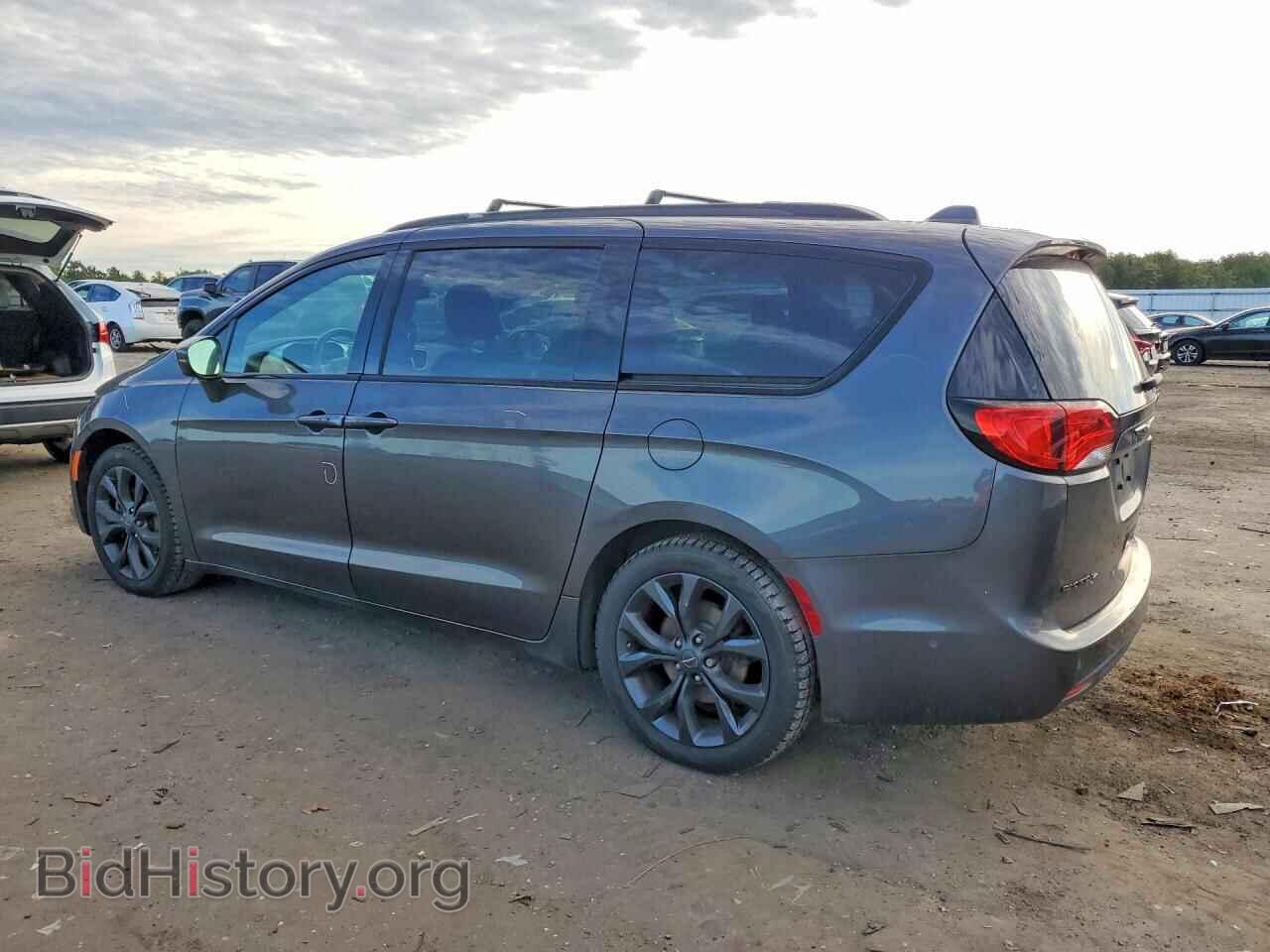 2019 CHRYSLER PACIFICA - VIN: 2C4RC1GG3KR667970 - Фото 2