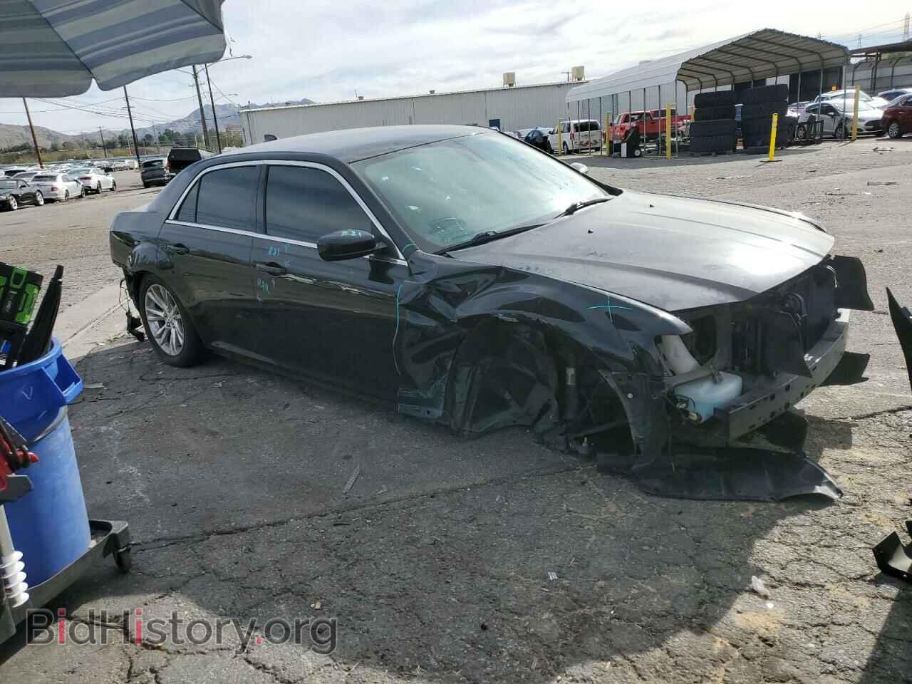 2017 CHRYSLER 300 - VIN: 2C3CCAAG0HH548324 - Фото 4
