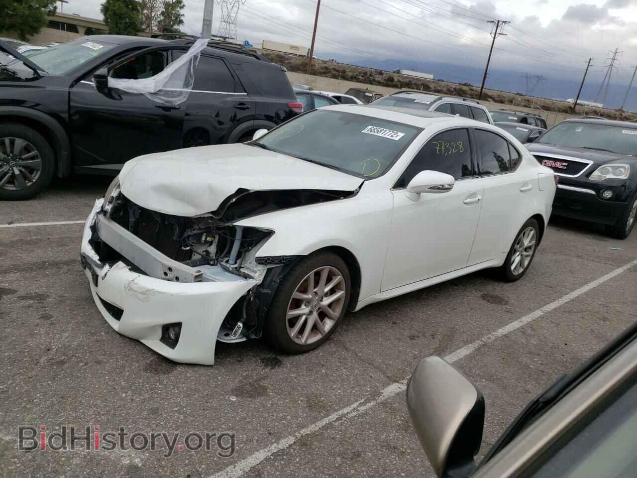 Photo JTHBF5C2XB5132396 - LEXUS IS 2011