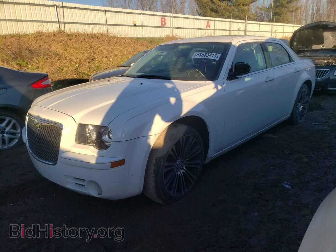 2010 CHRYSLER 300 - VIN: 2C3CA2CV5AH330442 - Фото 2