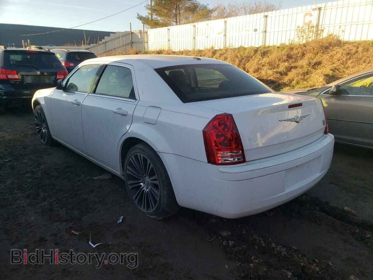 2010 CHRYSLER 300 - VIN: 2C3CA2CV5AH330442 - Фото 3
