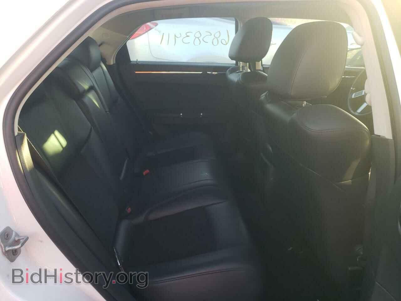 2010 CHRYSLER 300 - VIN: 2C3CA2CV5AH330442 - Фото 6