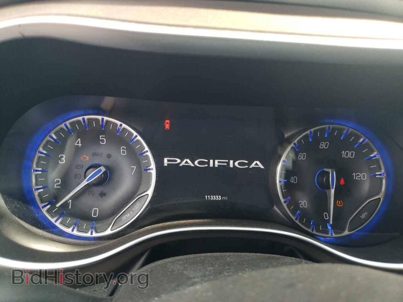 2017 CHRYSLER All Models - VIN: 2C4RC1EG0HR614333 - Фото 9
