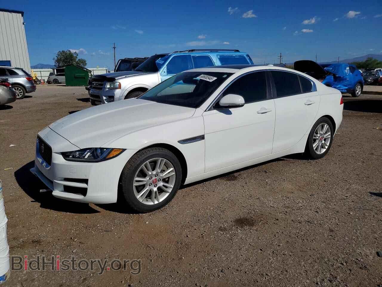 Photo SAJAD4BG6HA965821 - JAGUAR XE 2017