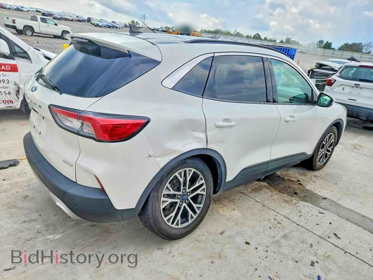 2020 Ford ESCAPE (VIN 1FMCU0H65LUA98512) — фото 3 из 13
