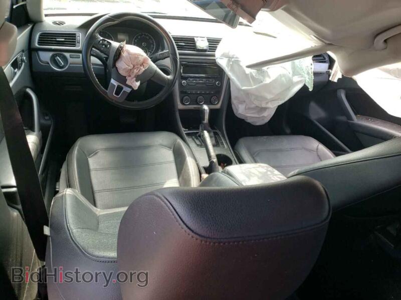 2015 Volkswagen PASSAT (VIN 1VWAT7A30FC024302) — photo 8 of 12