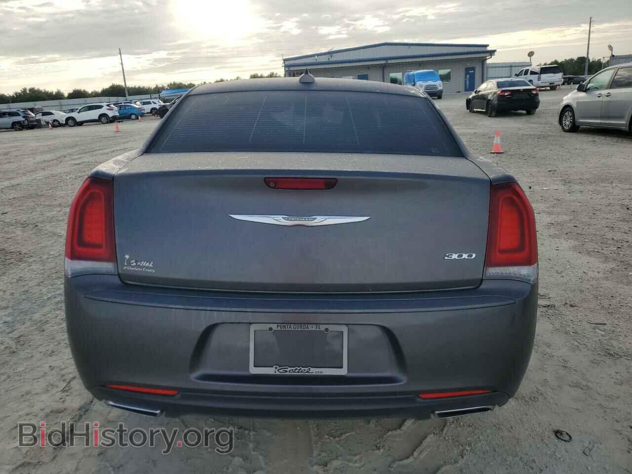 2018 CHRYSLER 300 - VIN: 2C3CCAAG3JH264515 - Фото 6