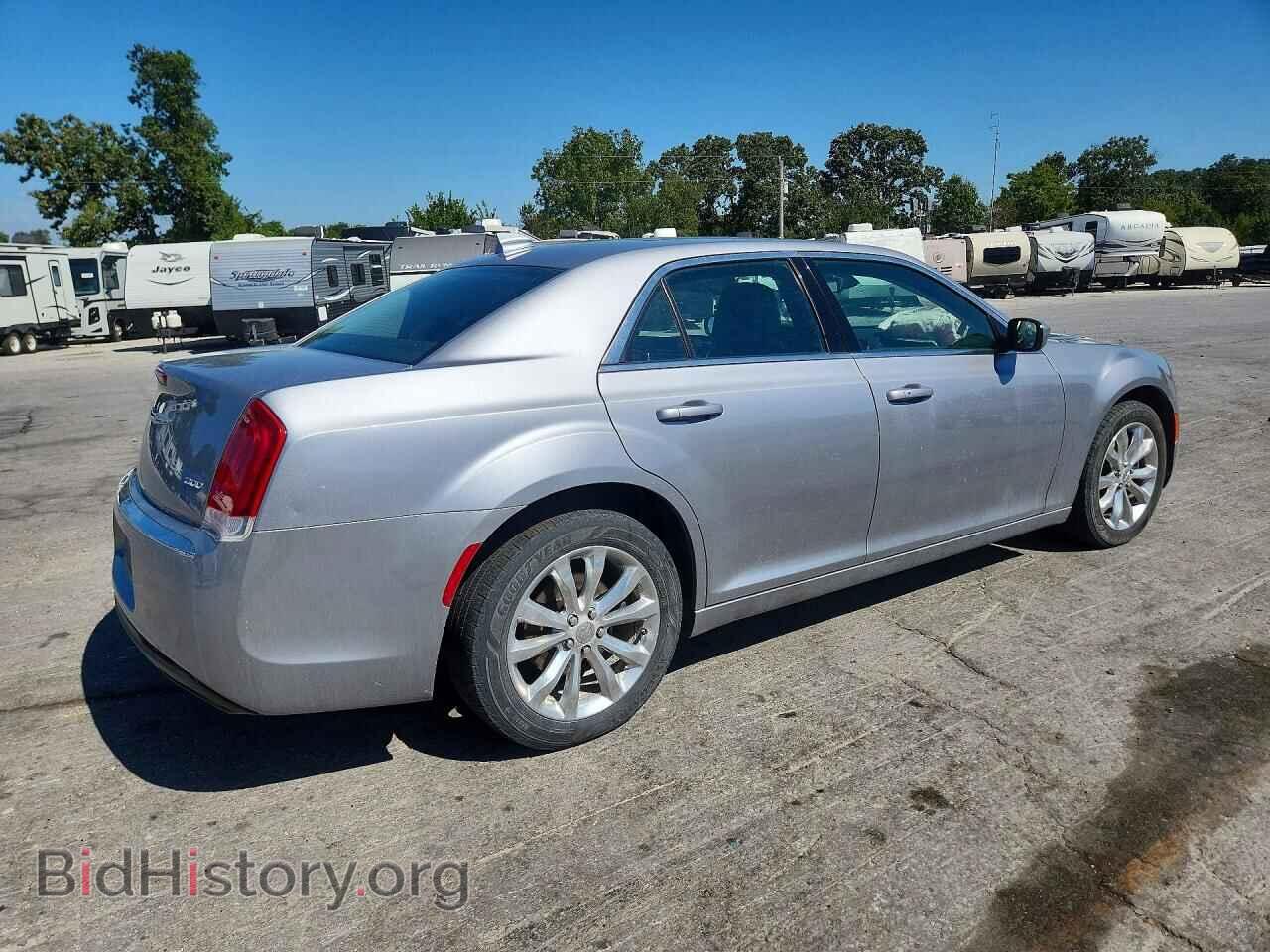 2016 CHRYSLER 300 - VIN: 2C3CCARGXGH142411 - Фото 3