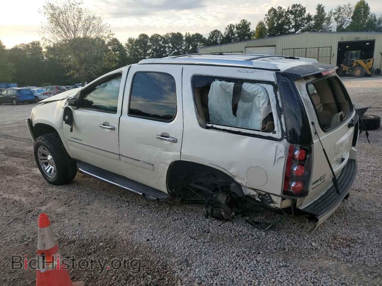 2011 GMC YUKON - VIN: 1GKS2EEF3BR187959 - Фото 2