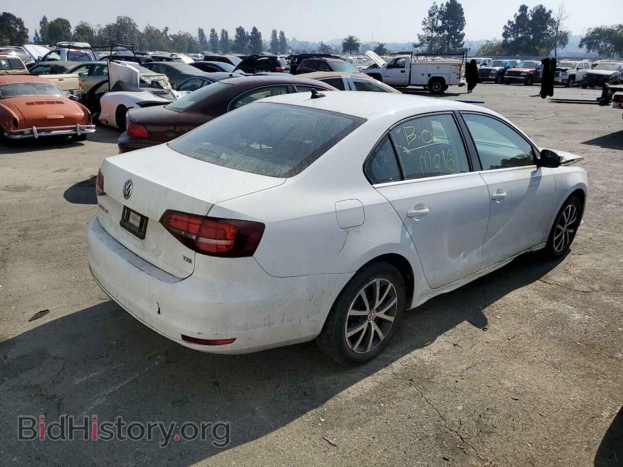 2017 VOLKSWAGEN JETTA - VIN: 3VWDB7AJ1HM252065 - Фото 3