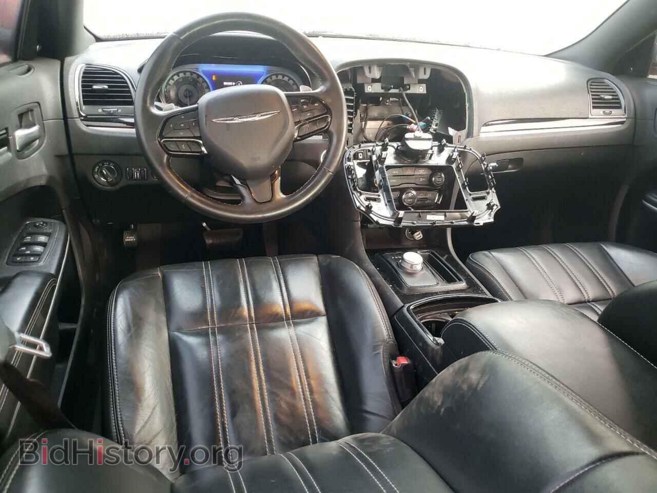 2019 CHRYSLER 300 - VIN: 2C3CCAGG7KH648774 - Фото 8