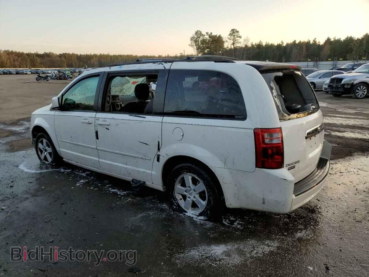 2010 DODGE CARAVAN - VIN: 2D4RN5D11AR251208 - Фото 2