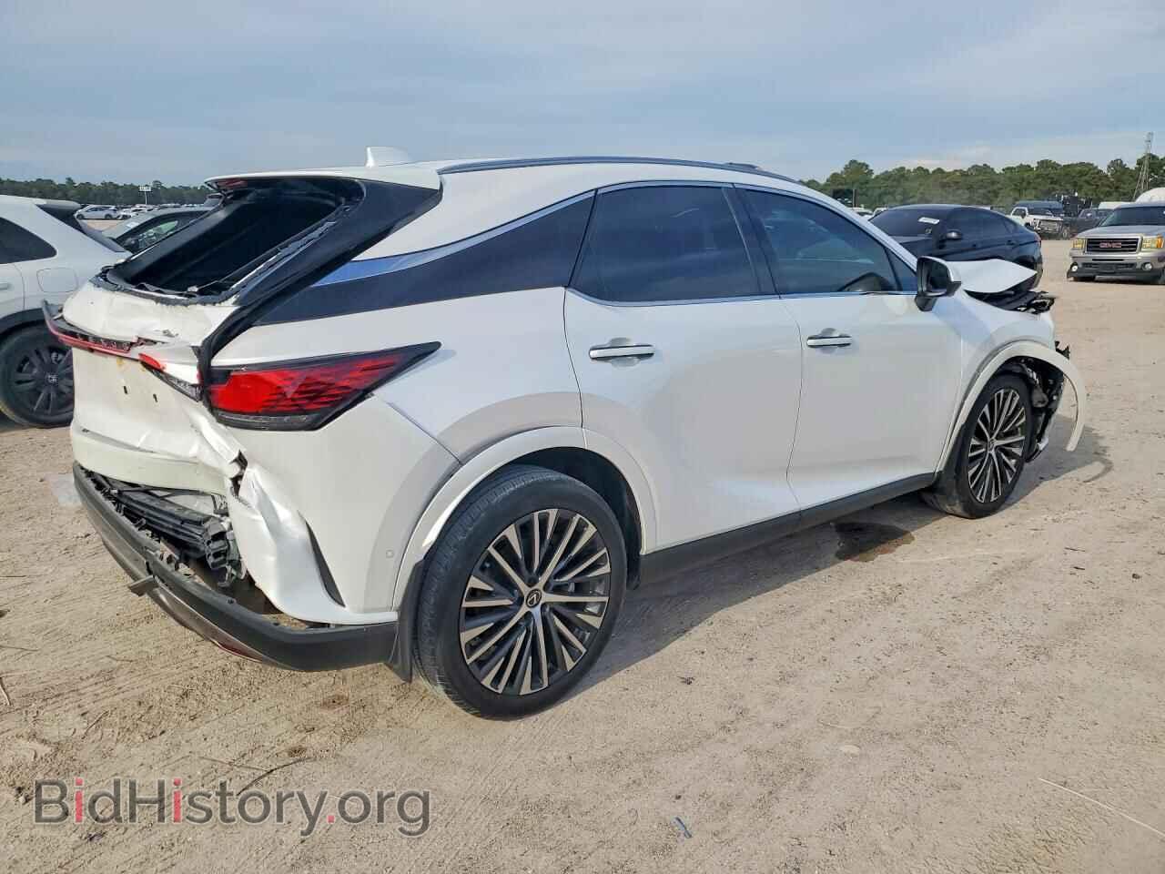 2024 Lexus RX350 (VIN 2T2BAMBA6RC032193) — photo 3 of 13