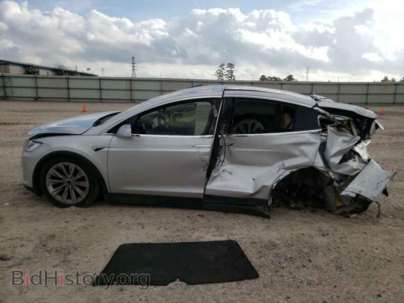 2017 Tesla MODEL X (VIN 5YJXCDE21HF050295) — photo 9 of 10