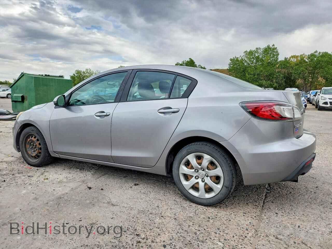 2011 MAZDA 3 - VIN: JM1BL1UF2B1405598 - Photo 2