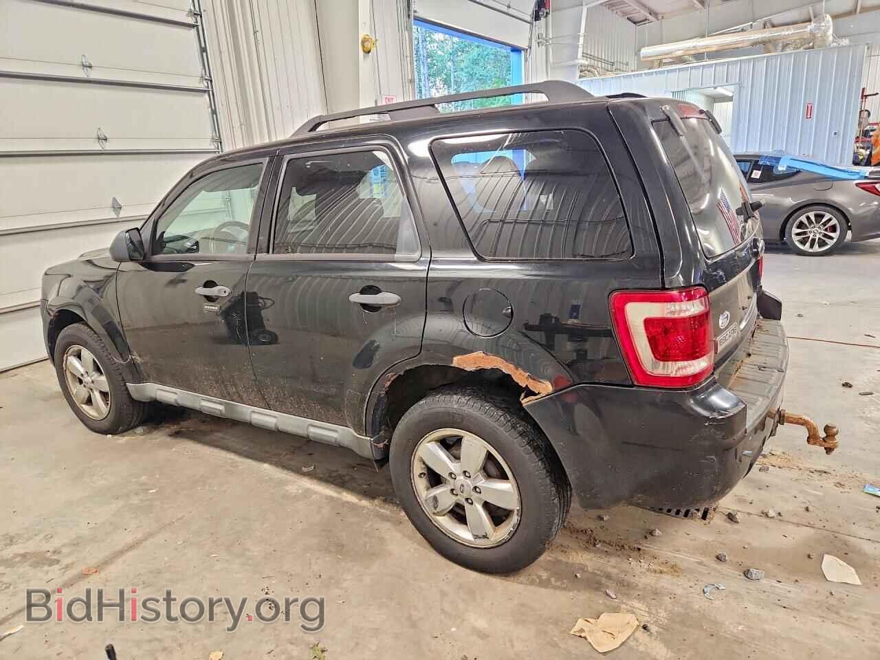 2010 FORD ESCAPE - VIN: 1FMCU9D77AKB52839 - Photo 2