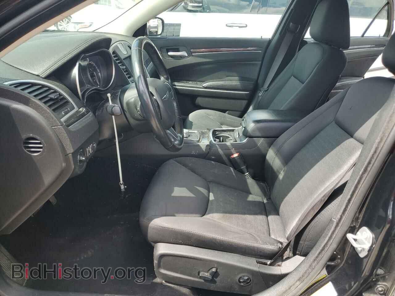 2019 CHRYSLER 300 - VIN: 2C3CCAAG4KH660356 - Фото 7
