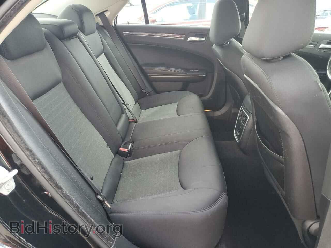 2019 CHRYSLER 300 - VIN: 2C3CCAAG4KH660356 - Фото 10