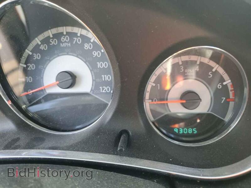 2013 Chrysler 200 (VIN 1C3CCBCG7DN602643) — photo 9 of 12