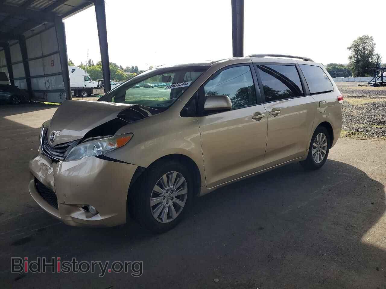 Photo 5TDDK3DC2ES076972 - TOYOTA SIENNA 2014