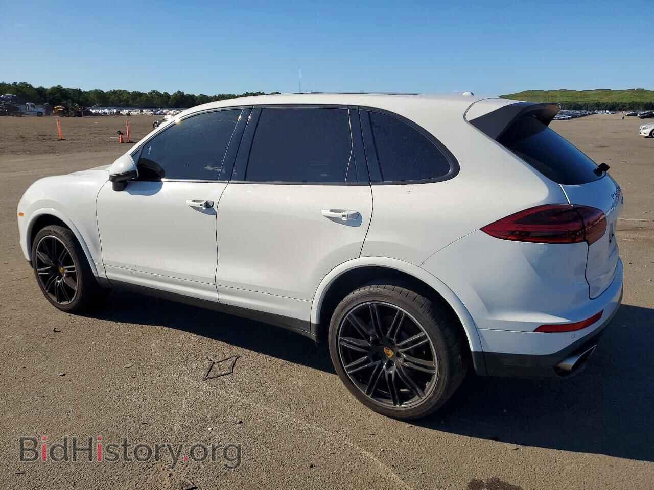 2017 PORSCHE CAYENNE - VIN: WP1AA2A26HKA87933 - Photo 2