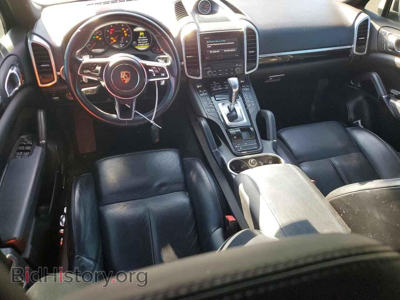2017 PORSCHE CAYENNE - VIN: WP1AA2A26HKA87933 - Photo 8
