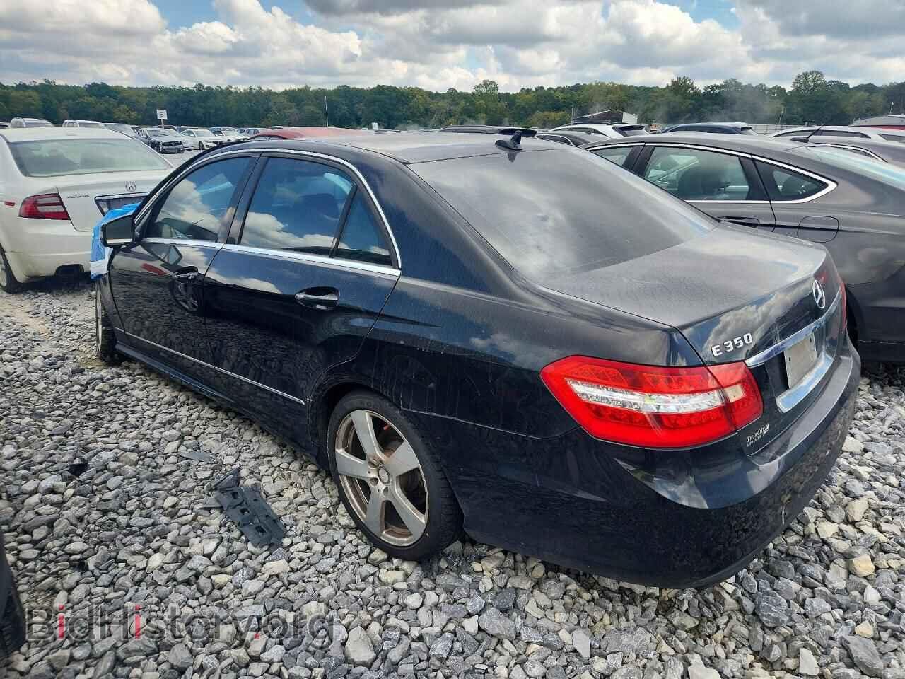 2011 MERCEDES-BENZ E-CLASS - VIN: WDDHF5GB5BA307642 - Фото 2