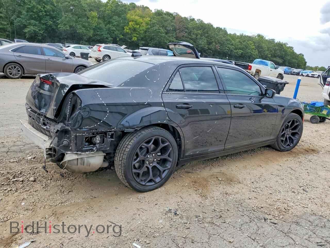 2019 CHRYSLER 300 - VIN: 2C3CCAAG0KH746103 - Photo 3