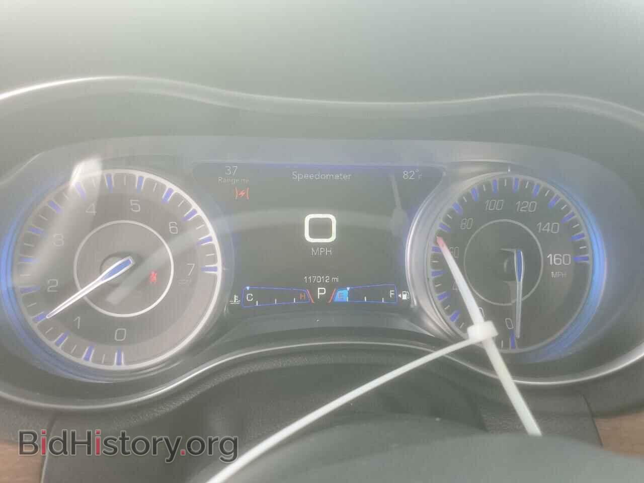 2016 CHRYSLER 300 - VIN: 2C3CCASG0GH113106 - Фото 9
