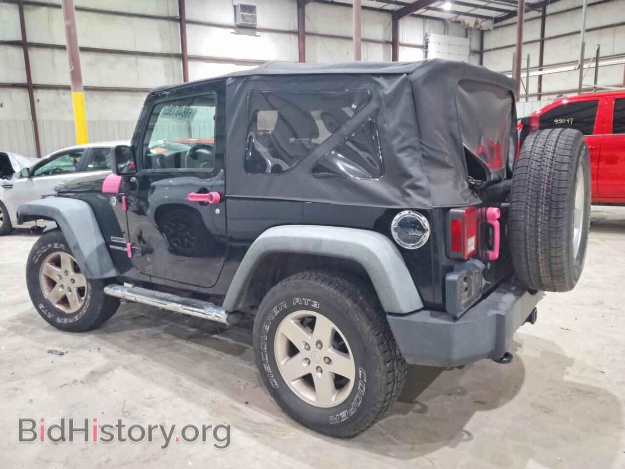 2011 JEEP WRANGLER - VIN: 1J4AA2D13BL576824 - Фото 2
