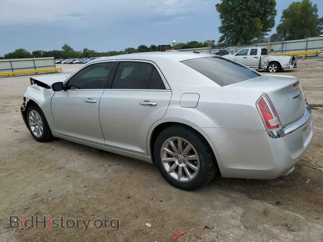 2012 CHRYSLER 300 - VIN: 2C3CCAET2CH261132 - Фото 2