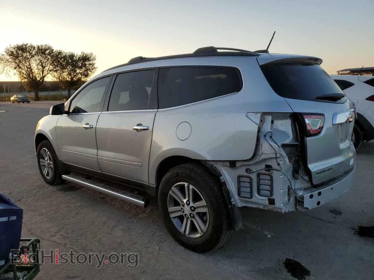 2017 CHEVROLET TRAVERSE - VIN: 1GNKRGKD2HJ156187 - Фото 2