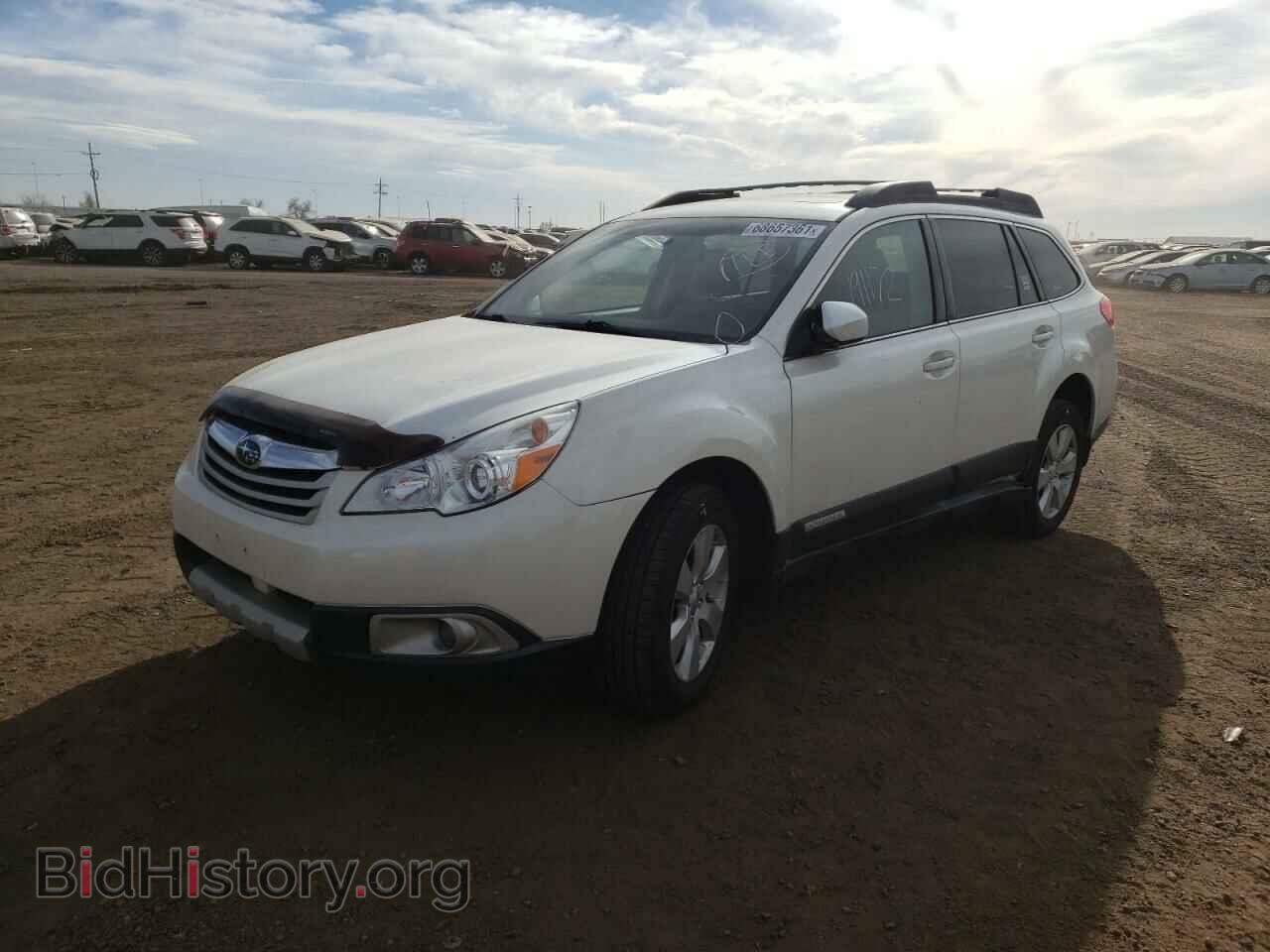 2011 SUBARU OUTBACK - VIN: 4S4BRBLC8B3326898 - Фото 2