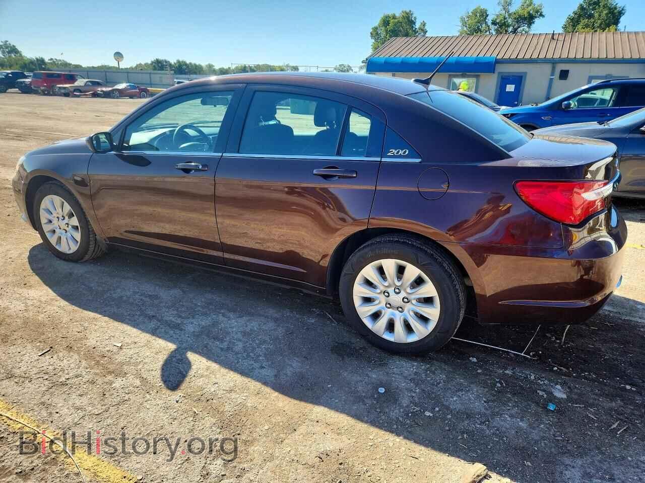 2013 CHRYSLER 200 - VIN: 1C3CCBAG2DN737290 - Фото 2