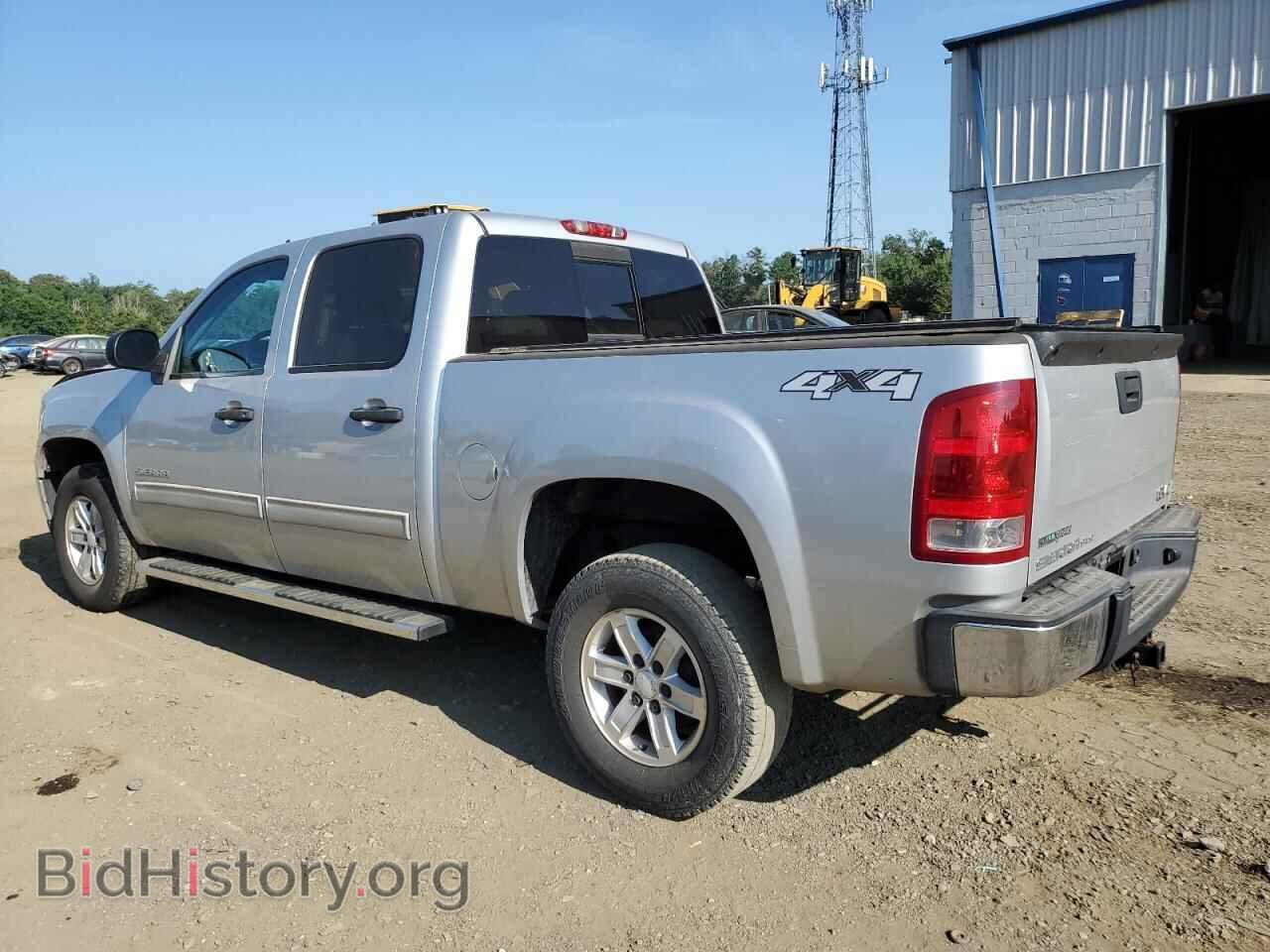 2010 GMC All Models - VIN: 3GTRKVE31AG252712 - Photo 2